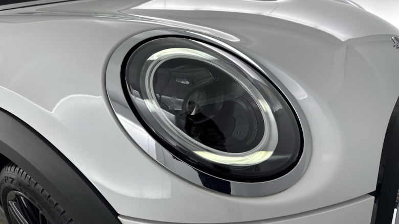 MINI Hatchback 1.5 Cooper Exclusive 3dr Auto Petrol Hatchback